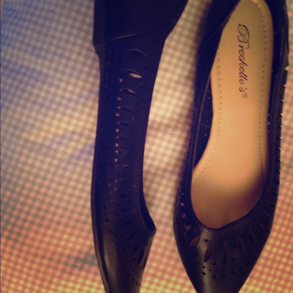 Breckelles georgeous pointed flats size 6- 6 1/2 - Picture 1 of 2