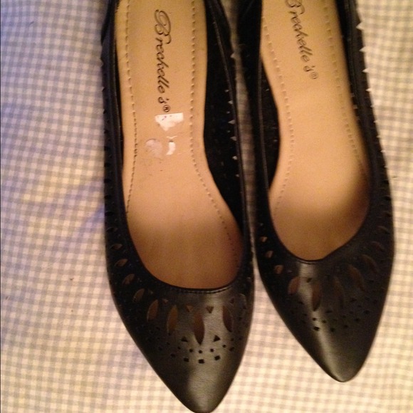 Breckelles georgeous pointed flats size 6- 6 1/2 - Picture 2 of 2