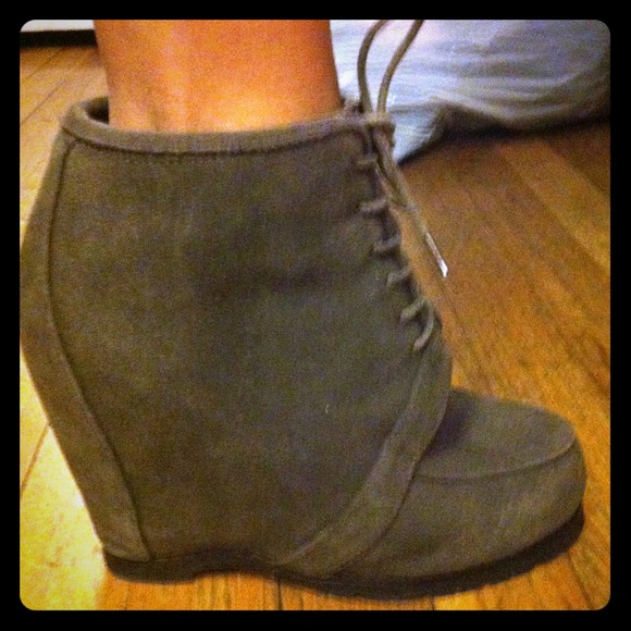 NEWLY PRICED Super cute and comfy wedge boots!