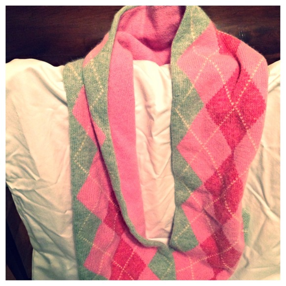 J. Crew Pink & Gray Lambs Wool/Angora Argyle Scarf