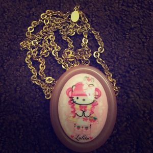Hello kitty Lolita Tarina Tarantino