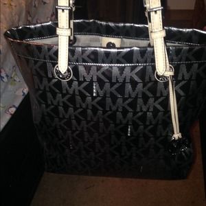 MK tote