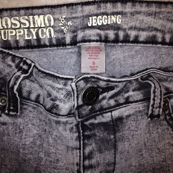 🚫SOLD🚫🎉HOST PICK🎉Acid Washed Jegging - Picture 3 of 4