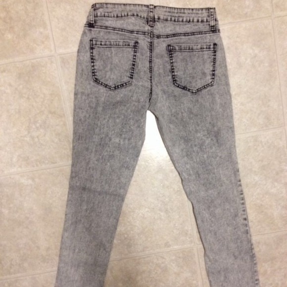 🚫SOLD🚫🎉HOST PICK🎉Acid Washed Jegging - Picture 4 of 4