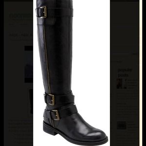 Can't miss those boots