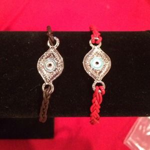 Eye bracelets