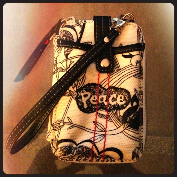 SAKROOTS WRISTLET 👝👝👝👝👝👝👝