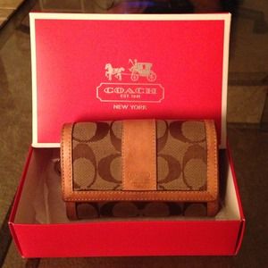 AUTHENTIC COACH WALLET 👜👜👜👜
