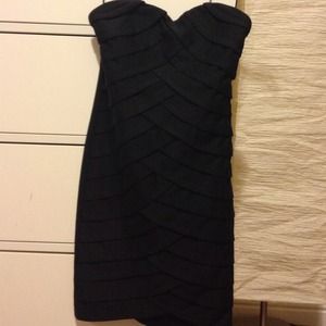 Black sweetheart body-con dress