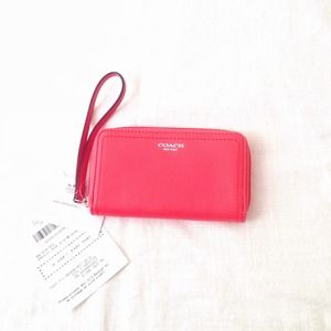 ❤️Coach Legacy Universe Leather Case❤️