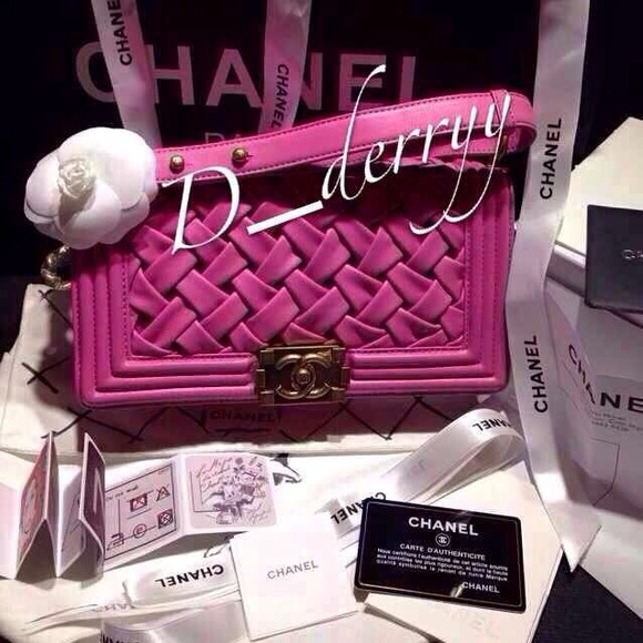 CHANEL Handbags - Authentic Chanel bag CHANEL Handbags - Authentic Chanel bag
