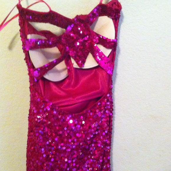 PROM DRESS - Picture 2 of 4