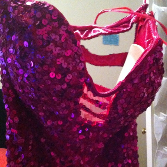 PROM DRESS - Picture 3 of 4