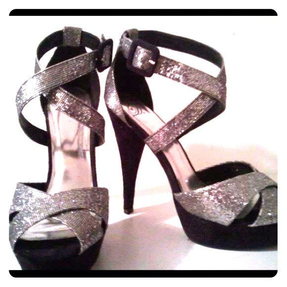 Delicious brand shoes