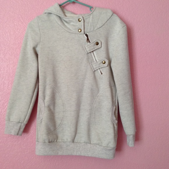 Hooded Pullover