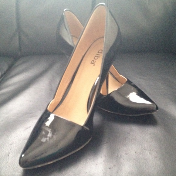 Black Heels 💋 - Picture 2 of 4