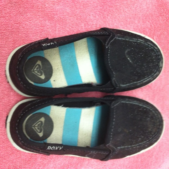 Little girls ROXY shoes size 9