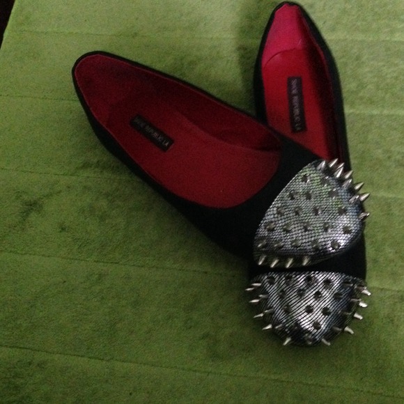 Spike toe flats