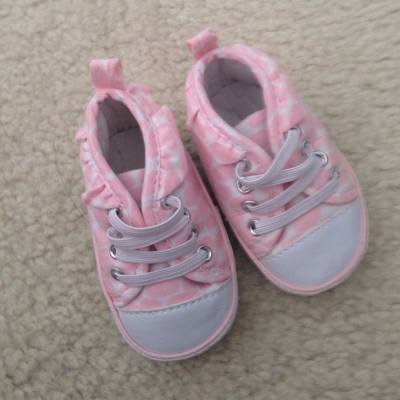 newborn pink & white polka dots soft sneakers