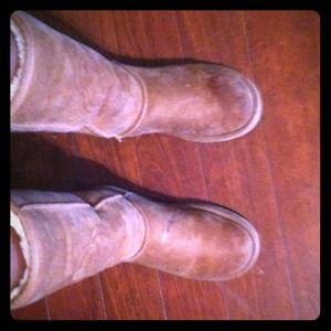 Gently used 2012 winter Tall UGG