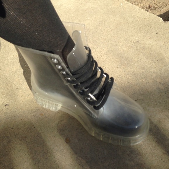 SOLD ON VINTED! - Picture 2 of 2