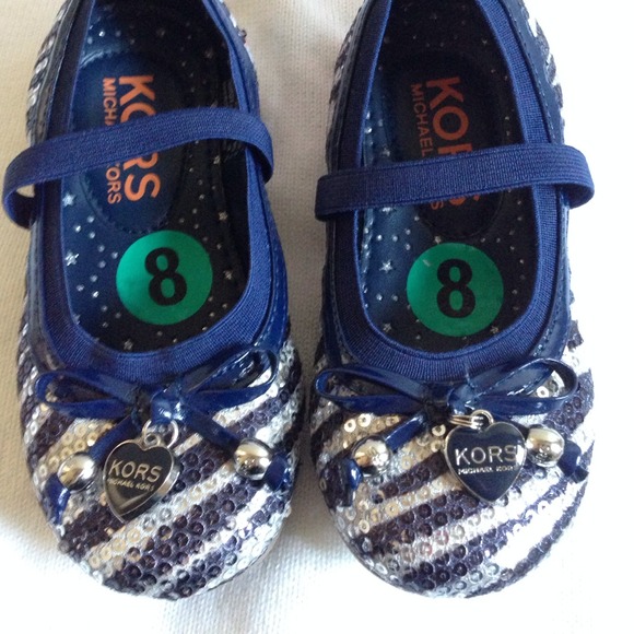 🚨SOLD🚨 Toddler girl Michael Kors flats - Picture 2 of 3