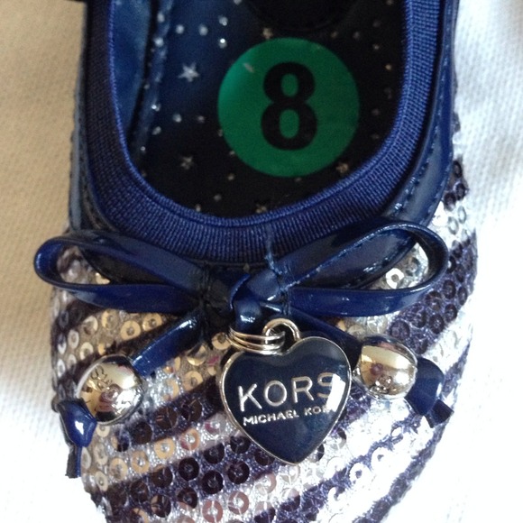 🚨SOLD🚨 Toddler girl Michael Kors flats - Picture 3 of 3