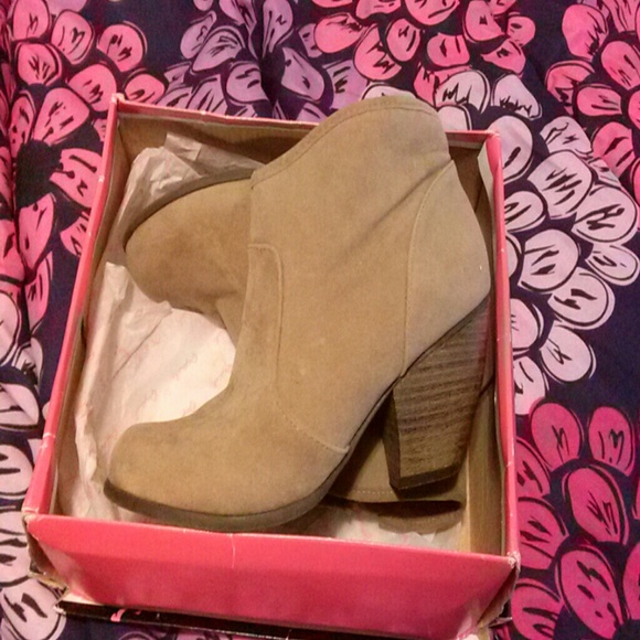 Tuape boots