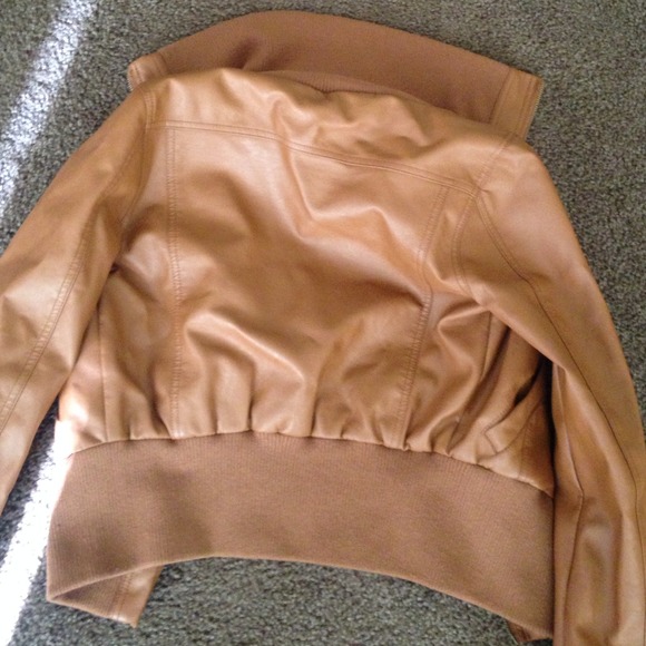 SOLD ✌️ Mint condition bomber jacket - Picture 2 of 3