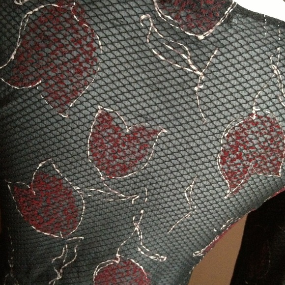 NEW SHEER TOP - Picture 3 of 3
