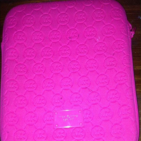 🔴SOLD🔴HOT PINK MICHAEL KORS IPAD SLEEVE