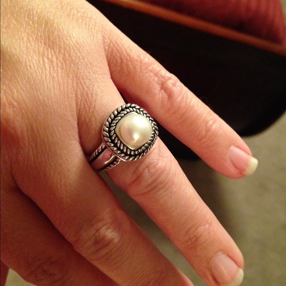 Pearl /sterling ring