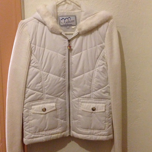 Winter white jacket with hoodie! - Picture 1 of 4