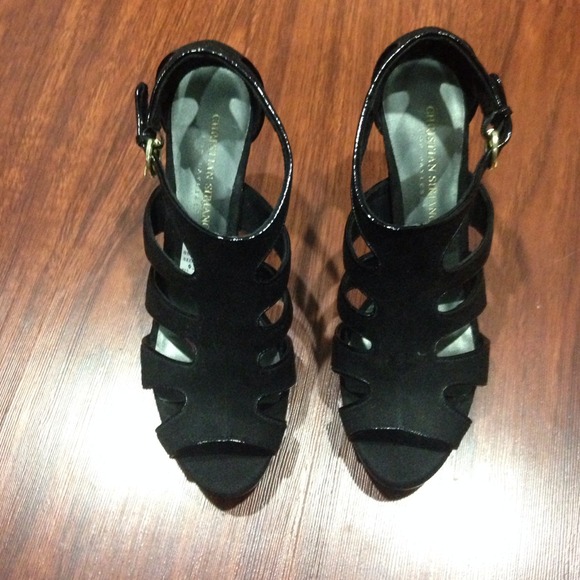 Shoes - Picture 2 of 3