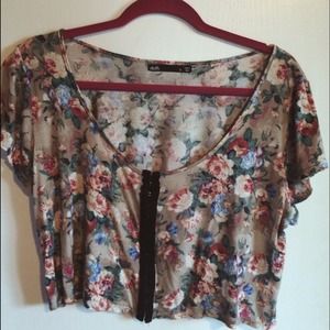 ✖️Sold On Vinted ✖️Floral Bra Hook Top