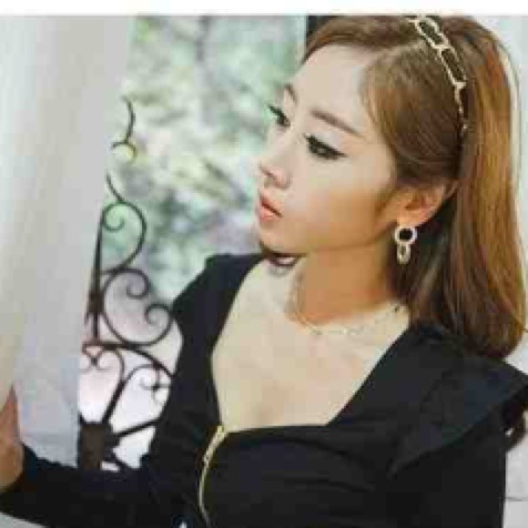 Miss Ruffles Unzipped - Picture 2 of 3