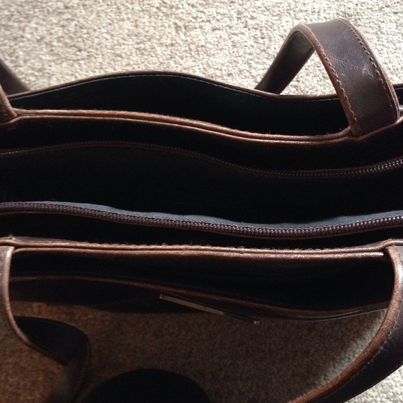 Crazy Horse distressed vegan purse - Picture 3 of 3