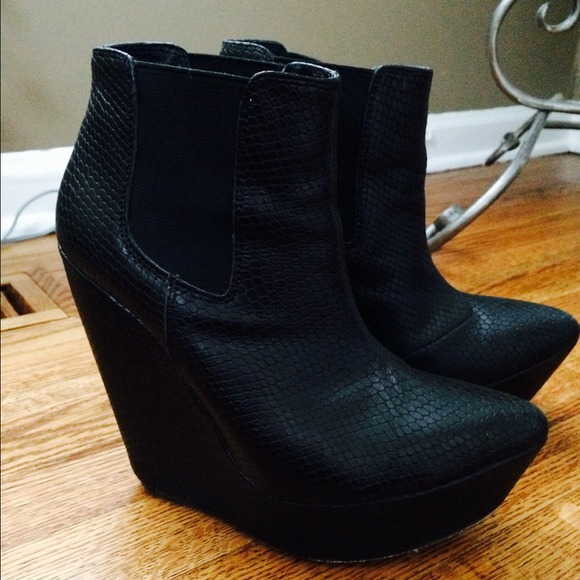 SOLD Madison Harding leather snakeskin wedge boot