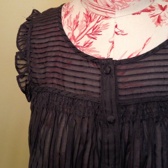 BUNDLED. Cute striped and ruffled top. - Picture 2 of 4