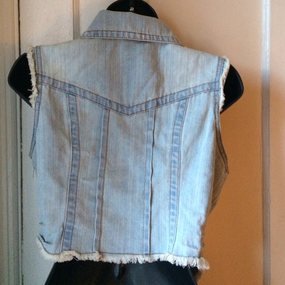 🚫SOLD ON VINTED Denim light wash vest NWT - Picture 4 of 4