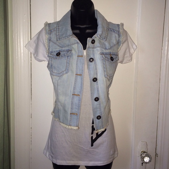 🚫SOLD ON VINTED Denim light wash vest NWT - Picture 3 of 4