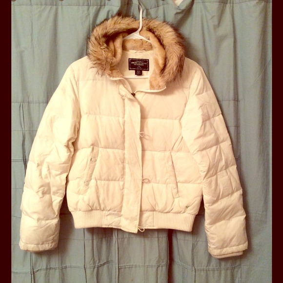 American eagle puffy coat with fur