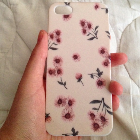 Brandy Melville Ivory Floral Iphone 5 Case