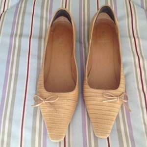 Gucci elegant unique shoes.