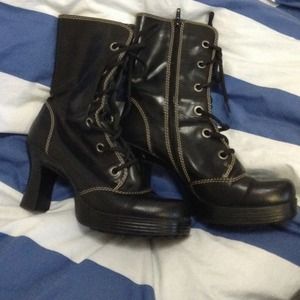 Black heeled boots