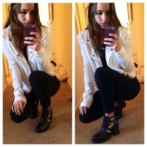 💜HOLD💜🌟HOST PICK🌟 White Moto Jacket