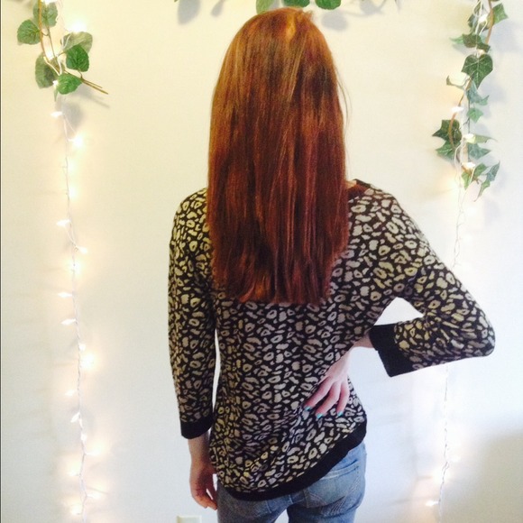 Cheetah print sweater🐆 - Picture 2 of 4