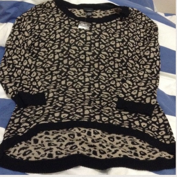 Cheetah print sweater🐆 - Picture 3 of 4