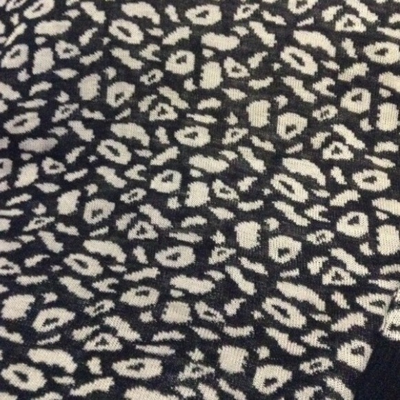 Cheetah print sweater🐆 - Picture 4 of 4