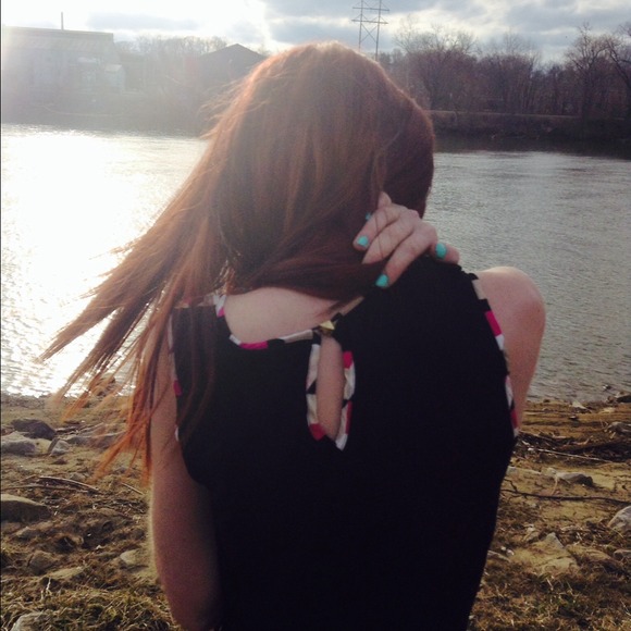 Abstract top - Picture 3 of 4